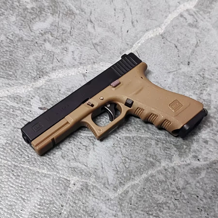 1:3 G17 Pistol Model Metal G17 Mini Toy Gun Detachable DIY Semi-Alloy Keychain Pendant Ornaments Children'S Toy